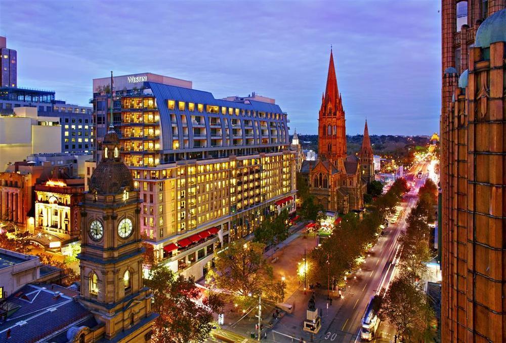 The Westin Melbourne Hotel Exterior foto The hotel at dusk