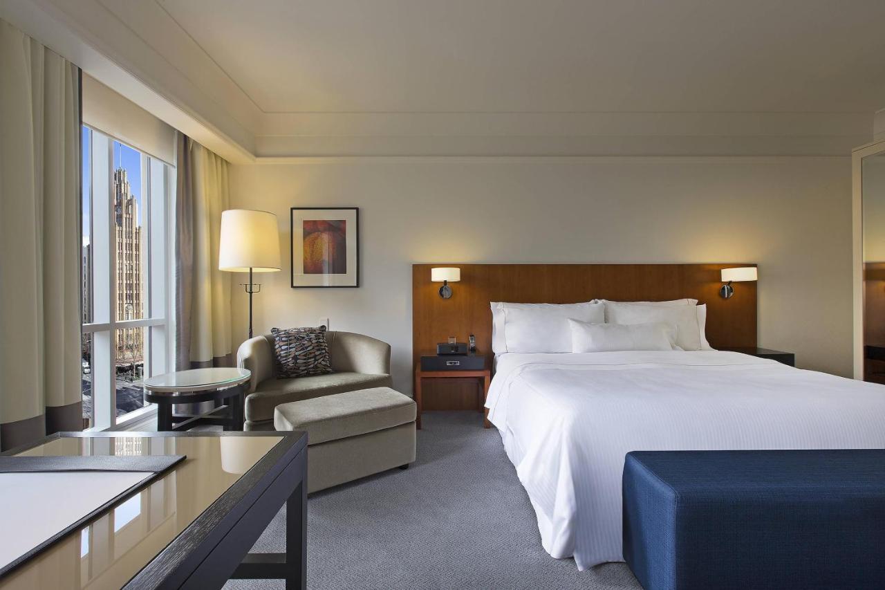 The Westin Melbourne Hotel Exterior foto A guest room at the Westin Palace Madrid