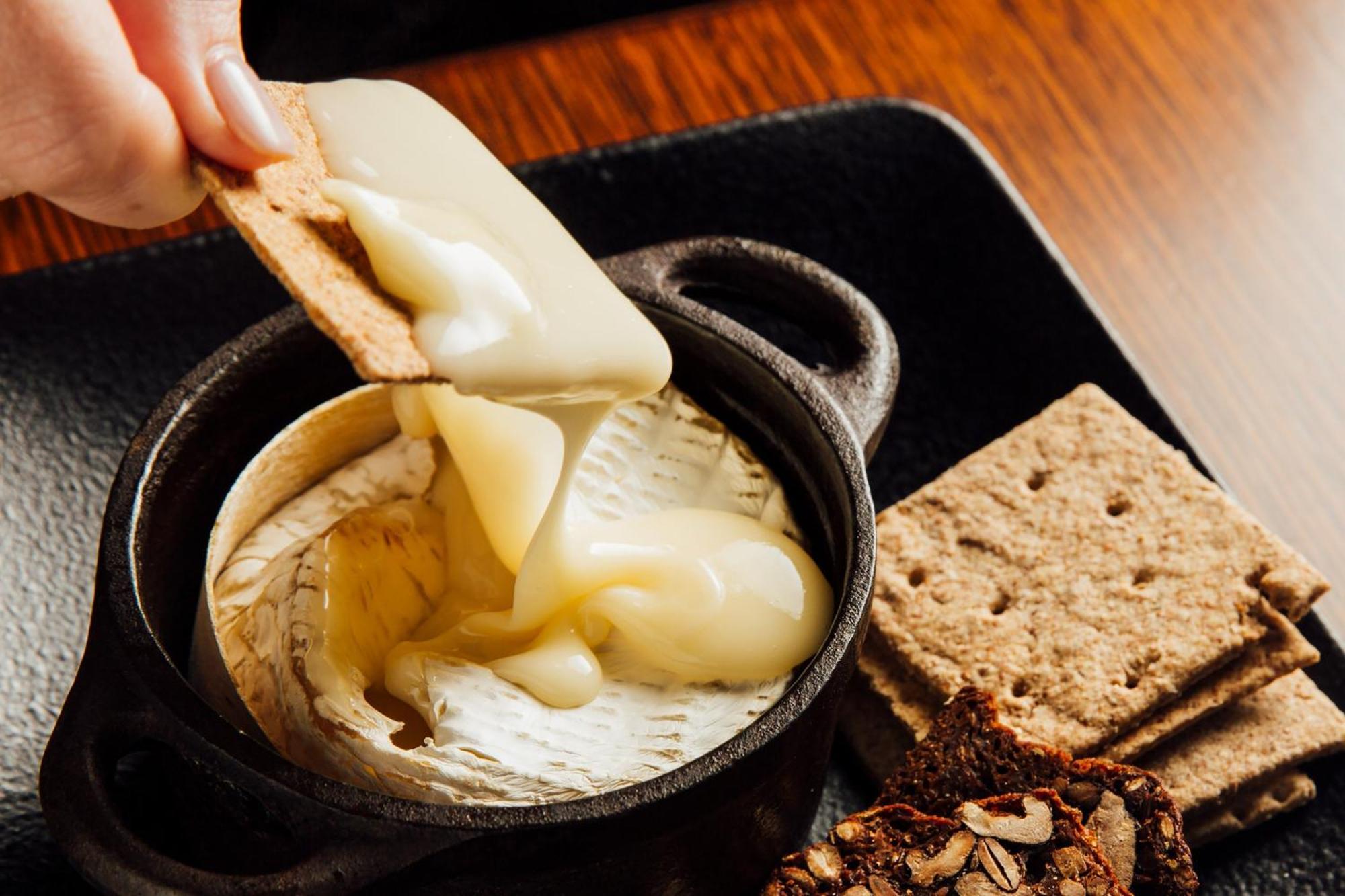 The Westin Melbourne Hotel Exterior foto A cheese fondue